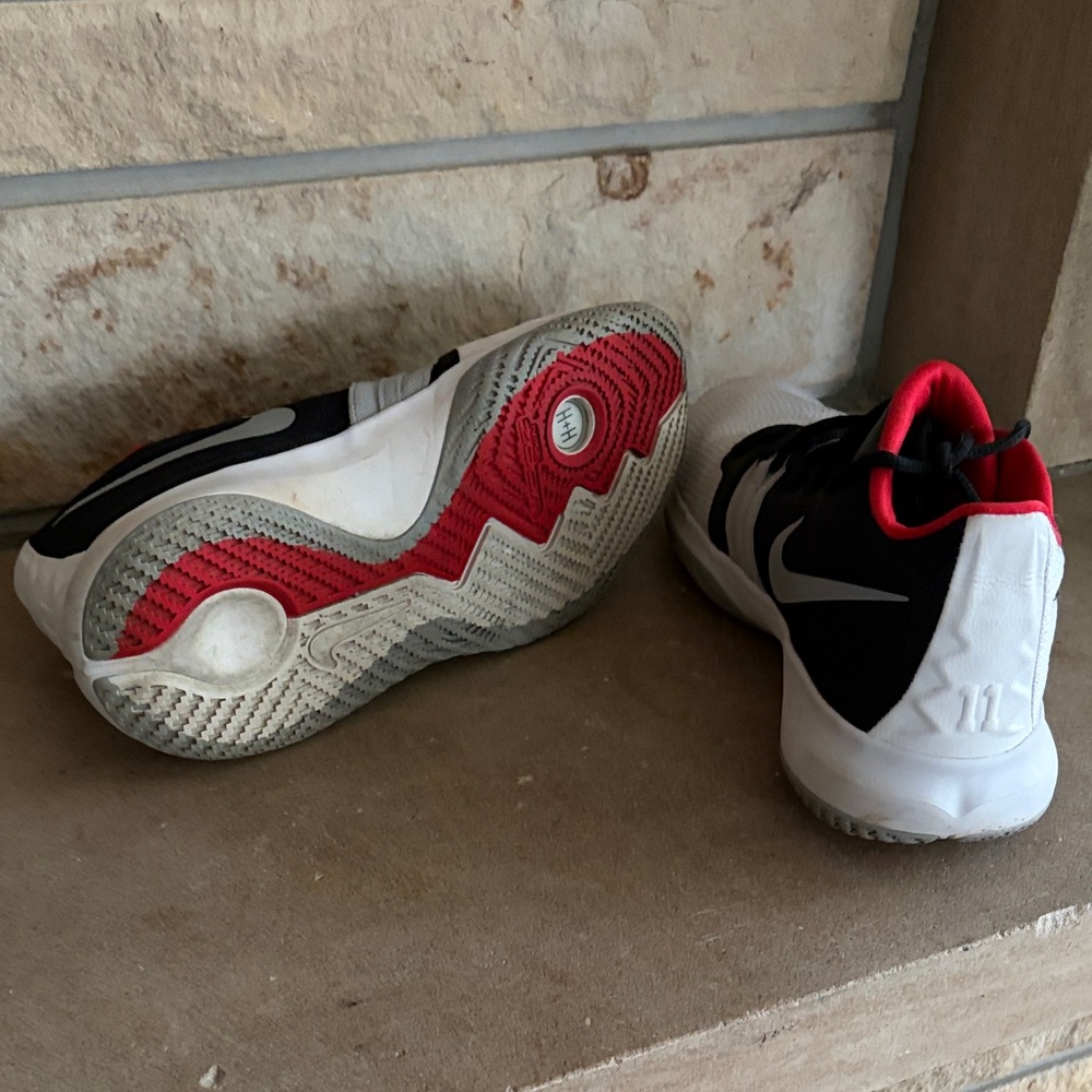 Nike Kyrie Flytrap 2 - image 5
